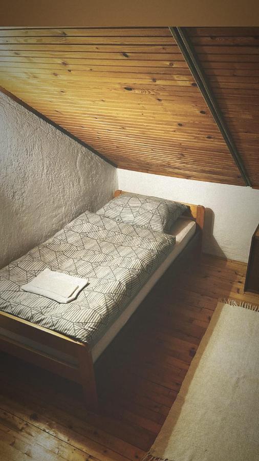 Appartement Apartman Ivano à Gospić Extérieur photo
