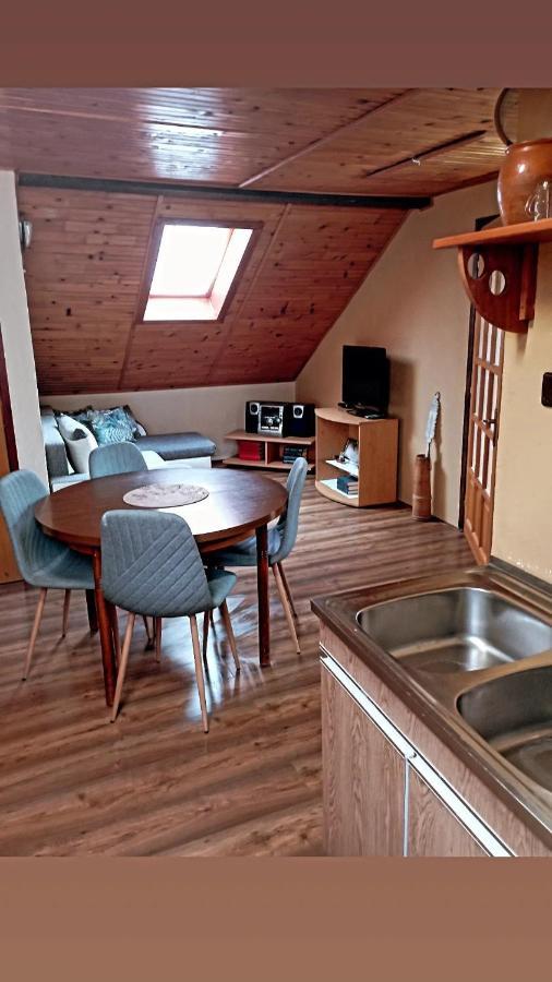 Appartement Apartman Ivano à Gospić Extérieur photo